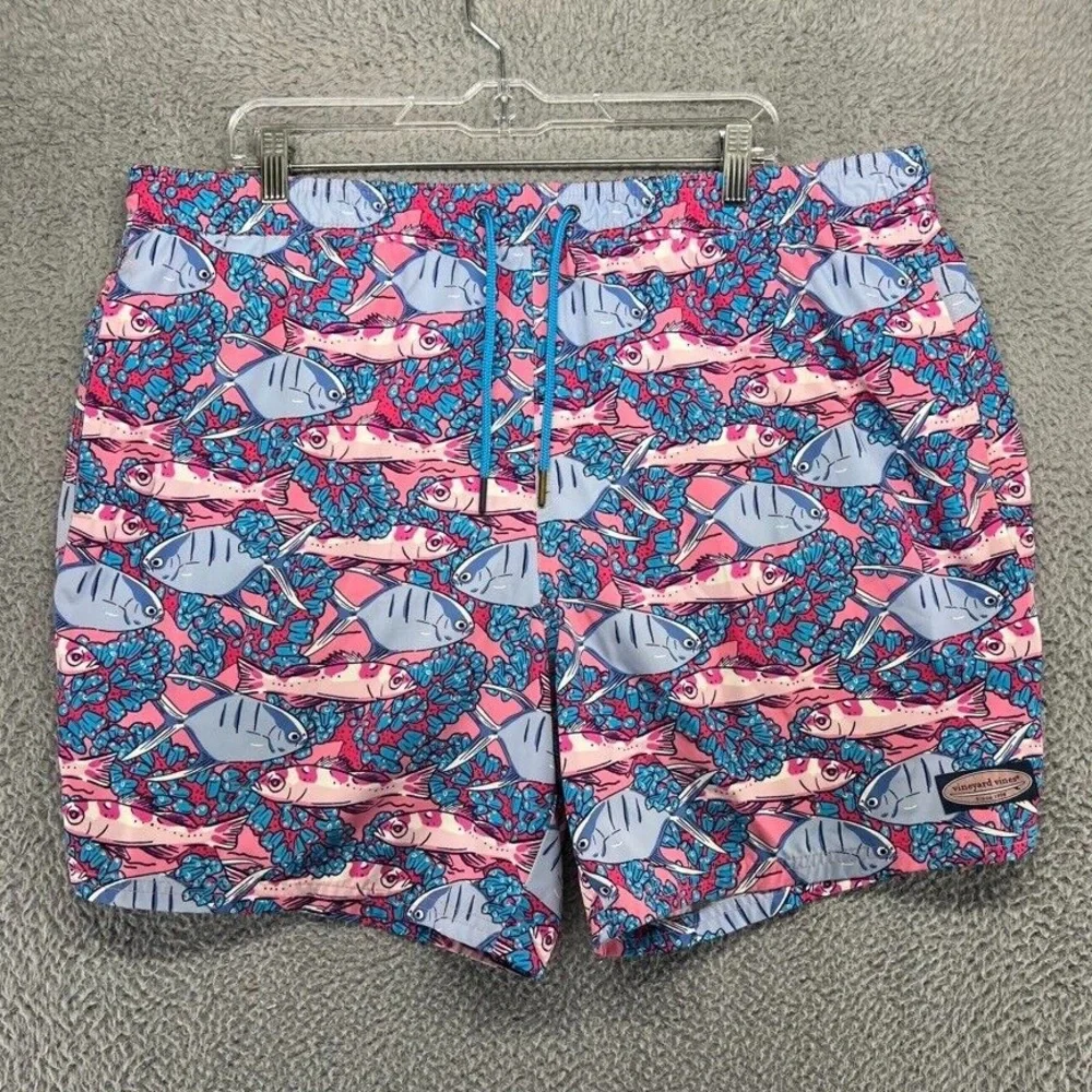 NWOT Vineyard Vines swim trunk